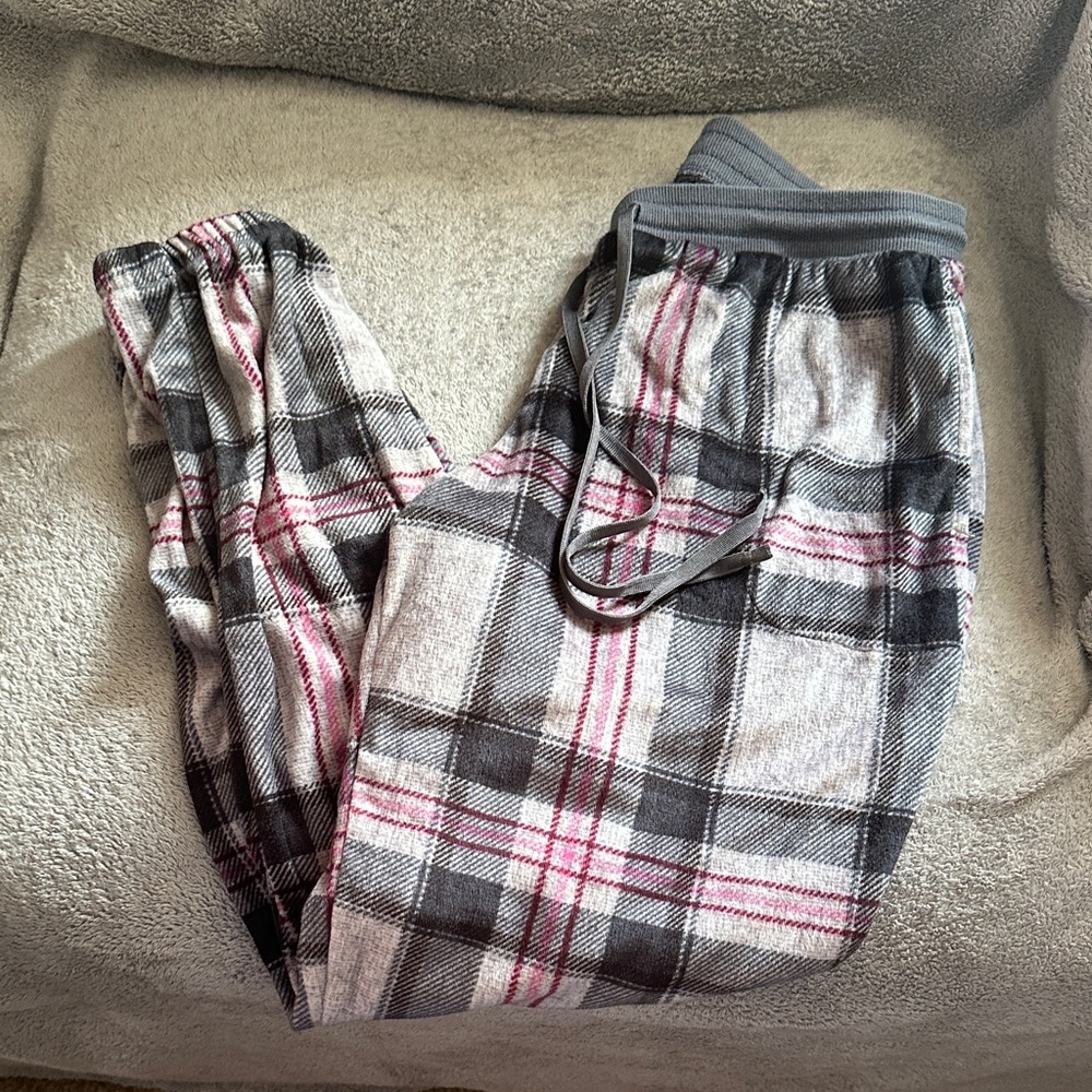 Secret Treasures Gray and Pink Plaid Pants